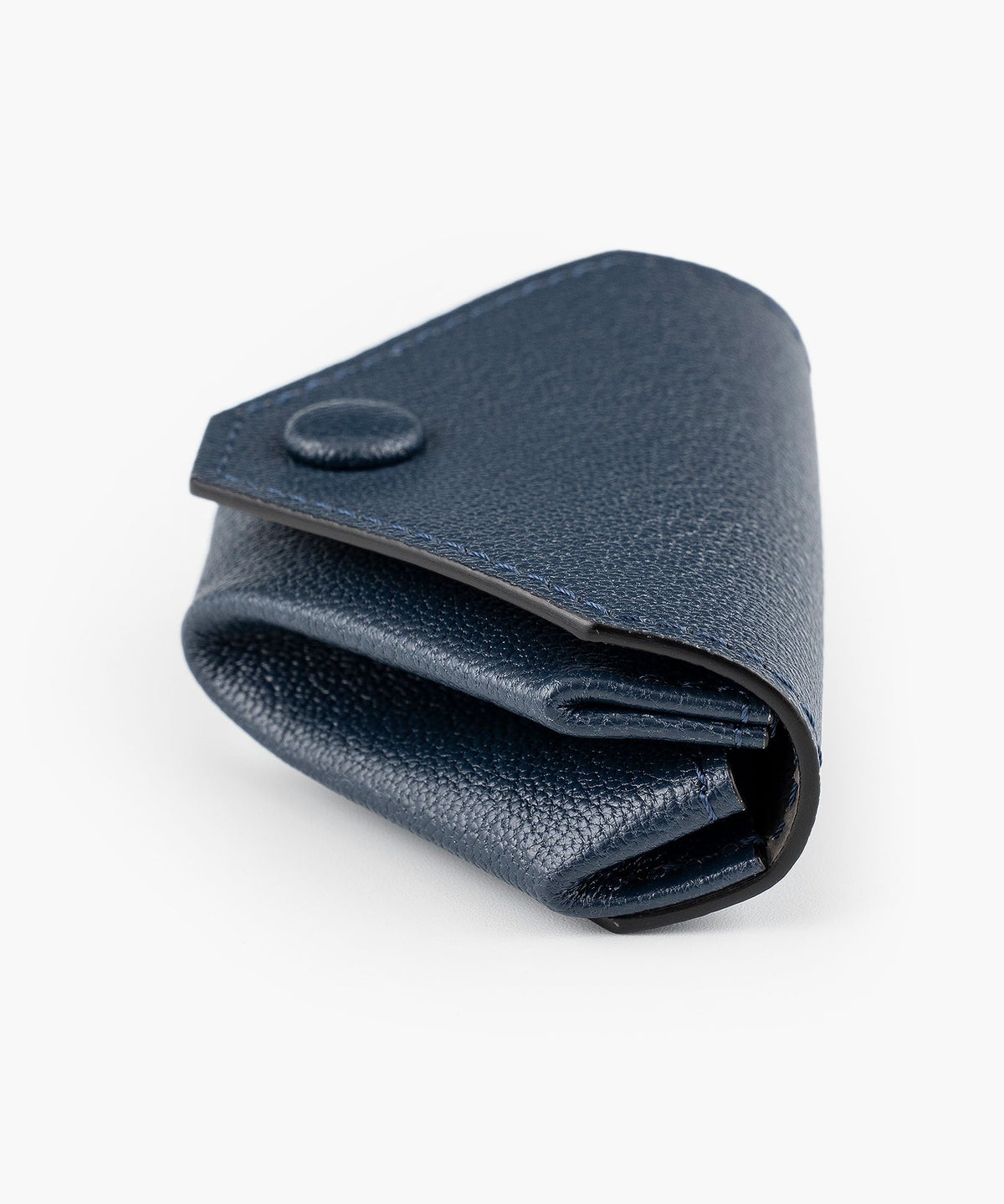 外装：Navy、山頂部分：White