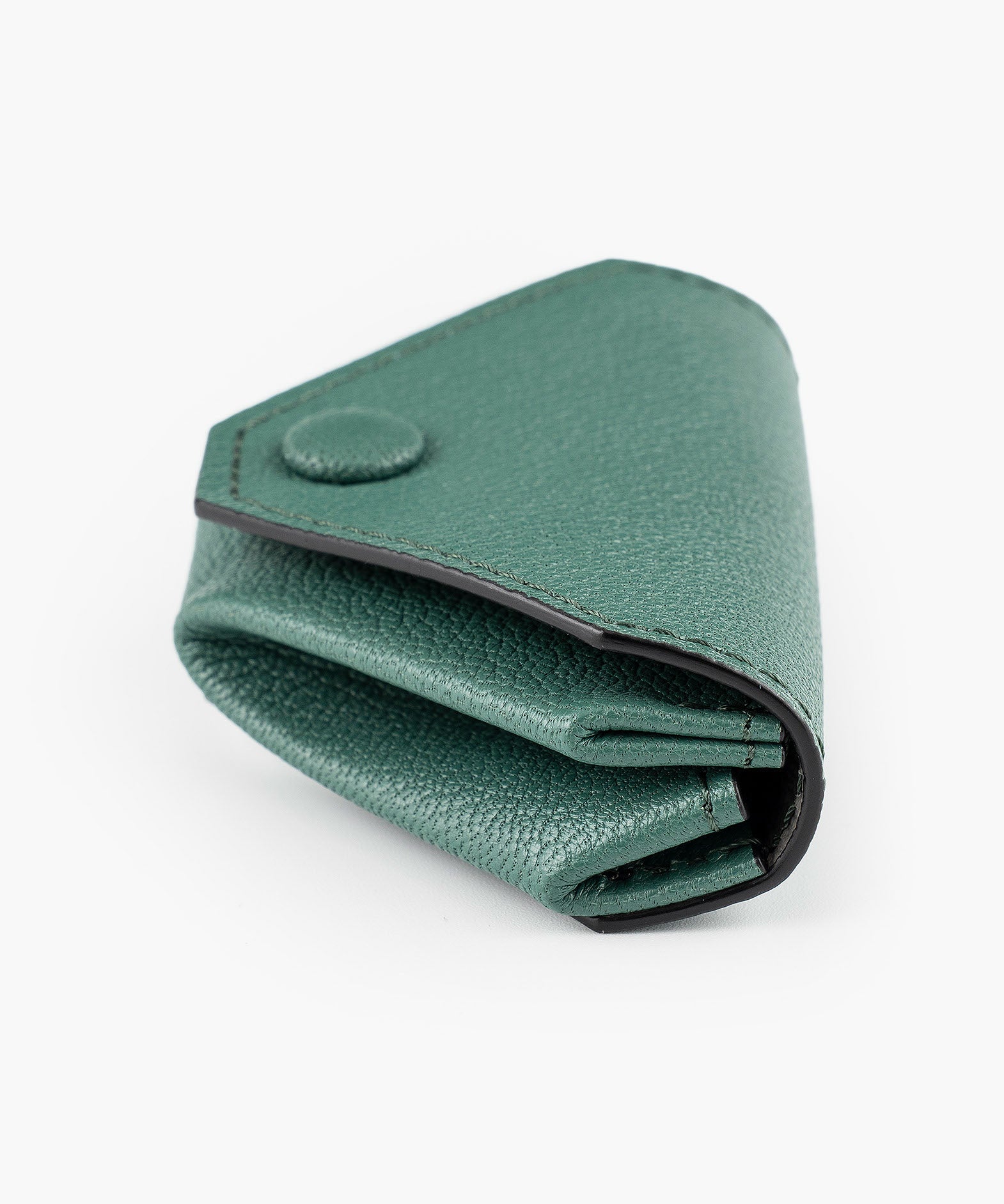 外装：Dark Green、山頂部分：White