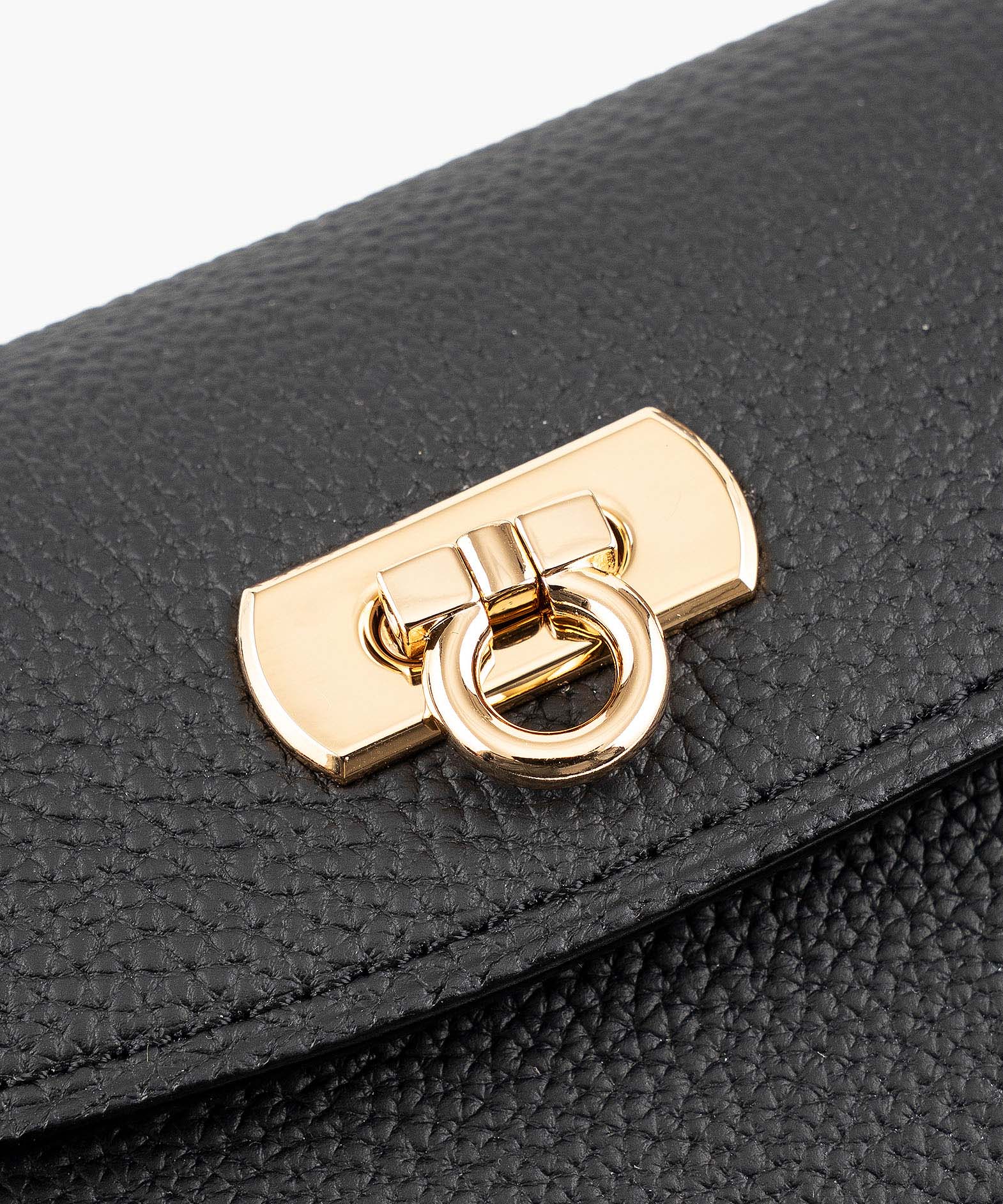 Black、金具：Gold