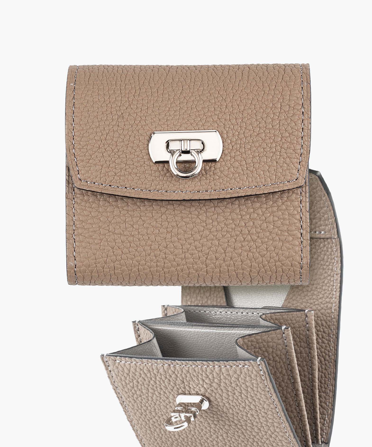 Taupe、金具：Silver