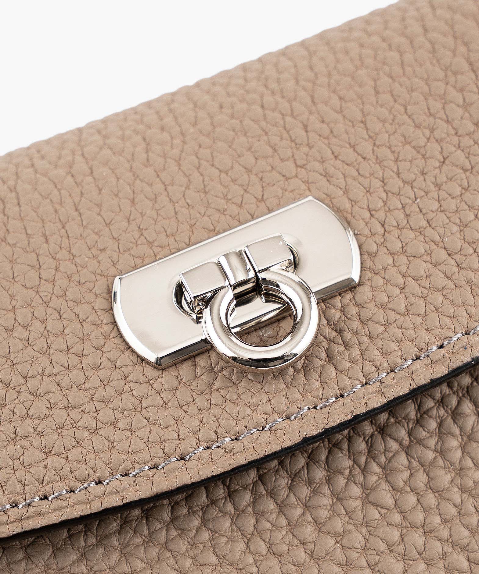 Taupe、金具：Silver