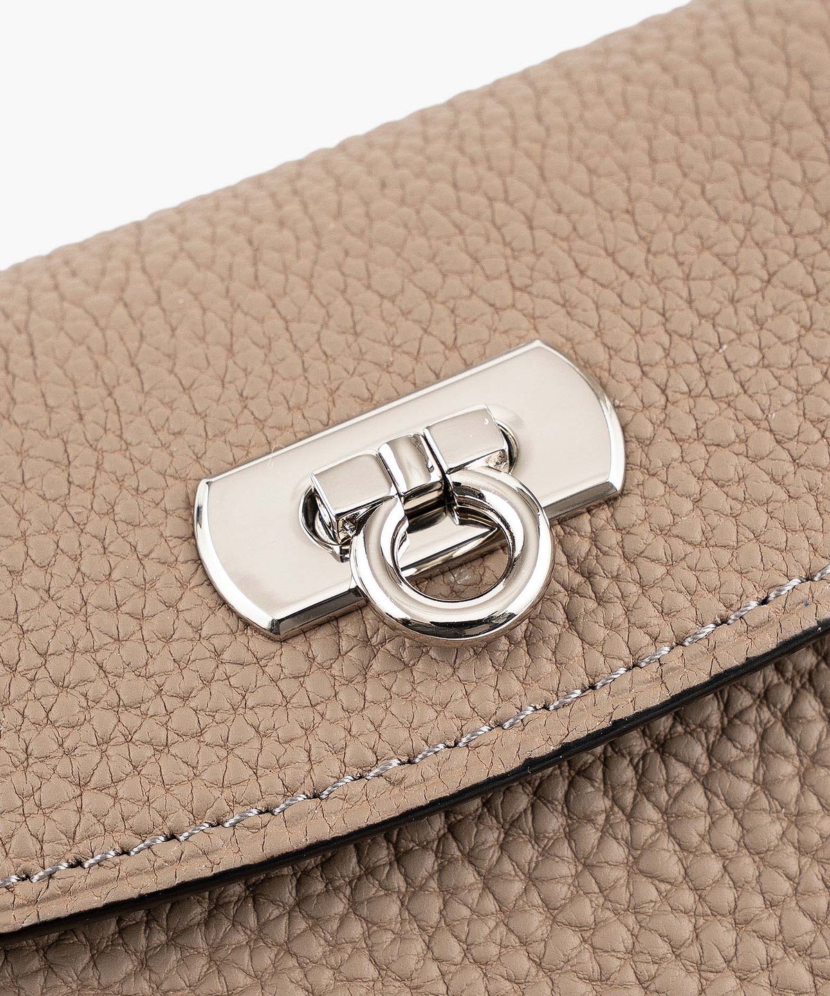 Taupe、金具：Silver